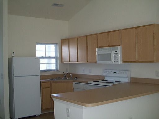 3rd image of 212 Eucalyptus Ln