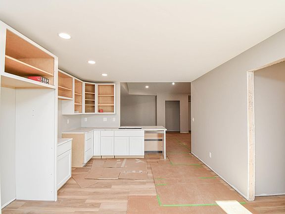 3rd image of 5513 W Rock Hill Pl