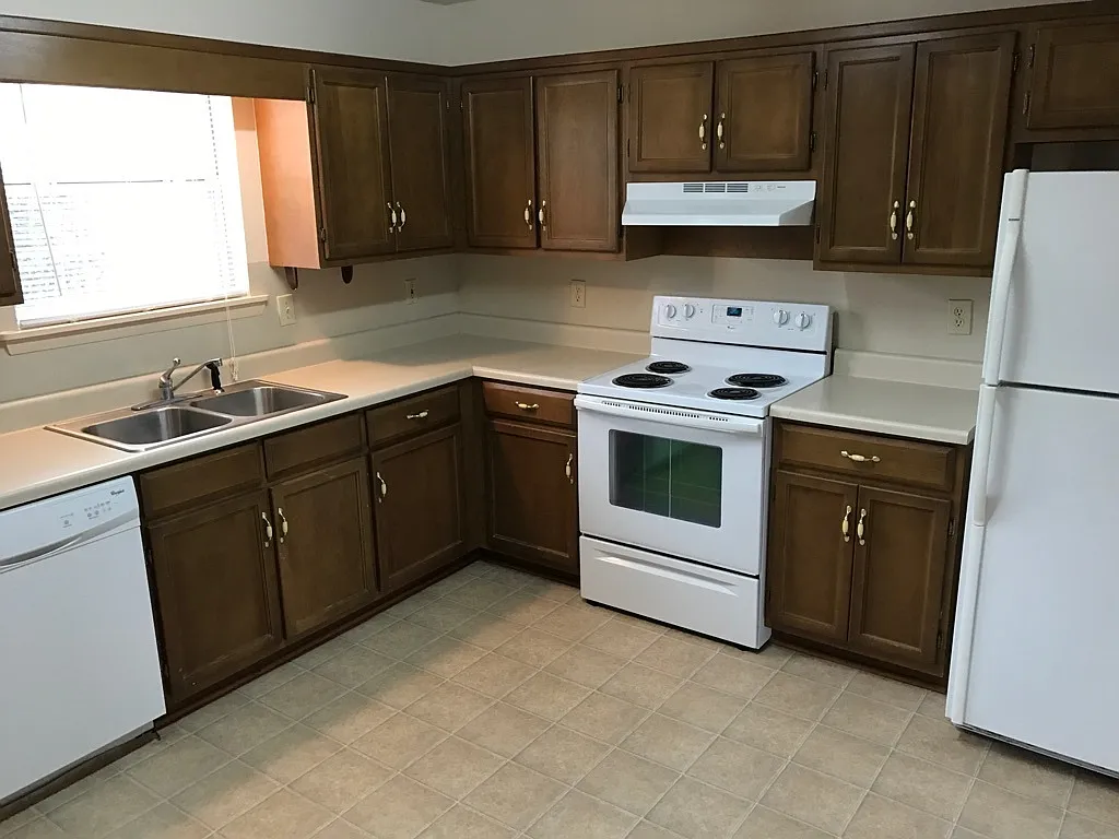 Park Village - Bldg 30 — Photo 3