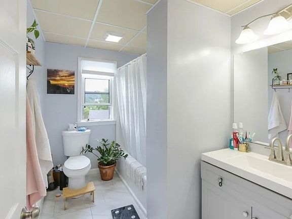 5th image of 30 Hemans St #2