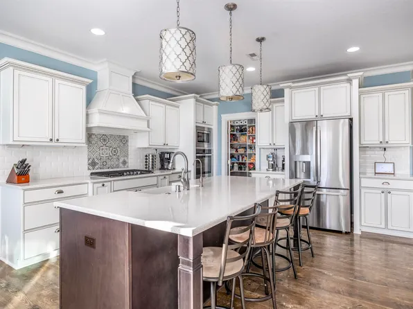 2807 N Riverside Dr, West Richland, WA 99353