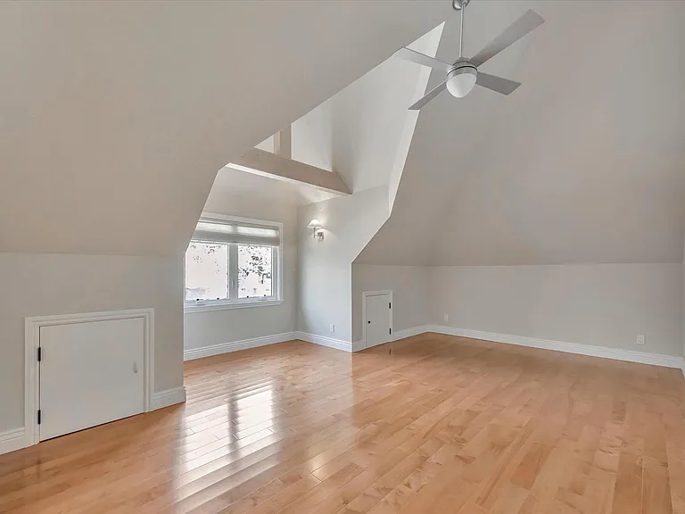 811 College Ave — Photo 32