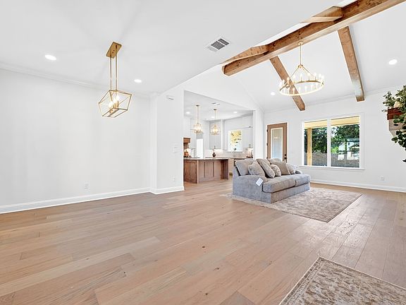 4th image of 306 Grace Ln