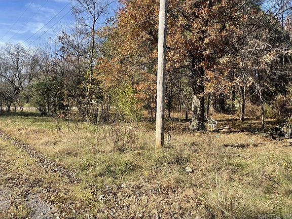 3rd image of 924 Highway 14 E