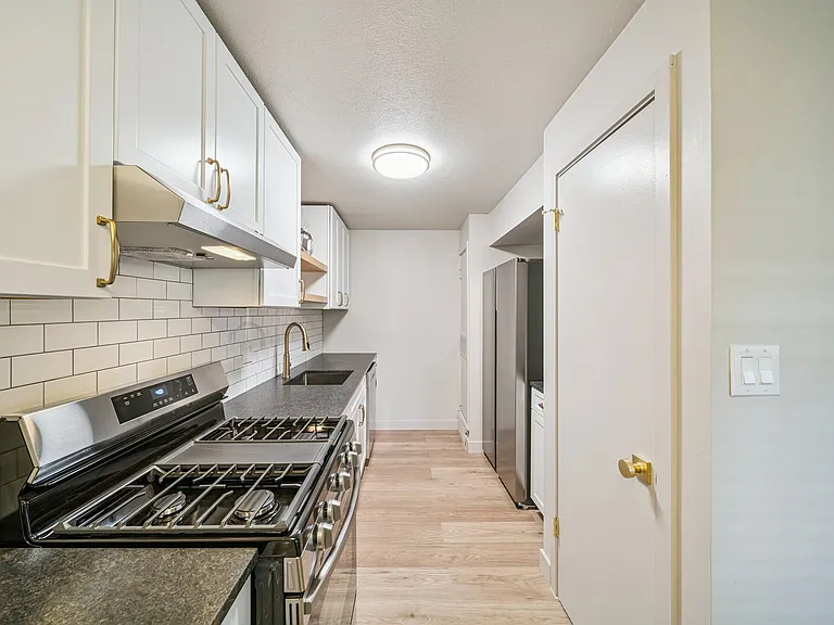 Modern Living at The Grove BA — Photo 12