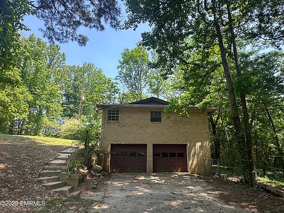 3rd image of 4804 Hickory Hills Cir