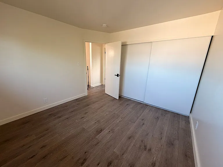 South Garden Apartments — Photo 21