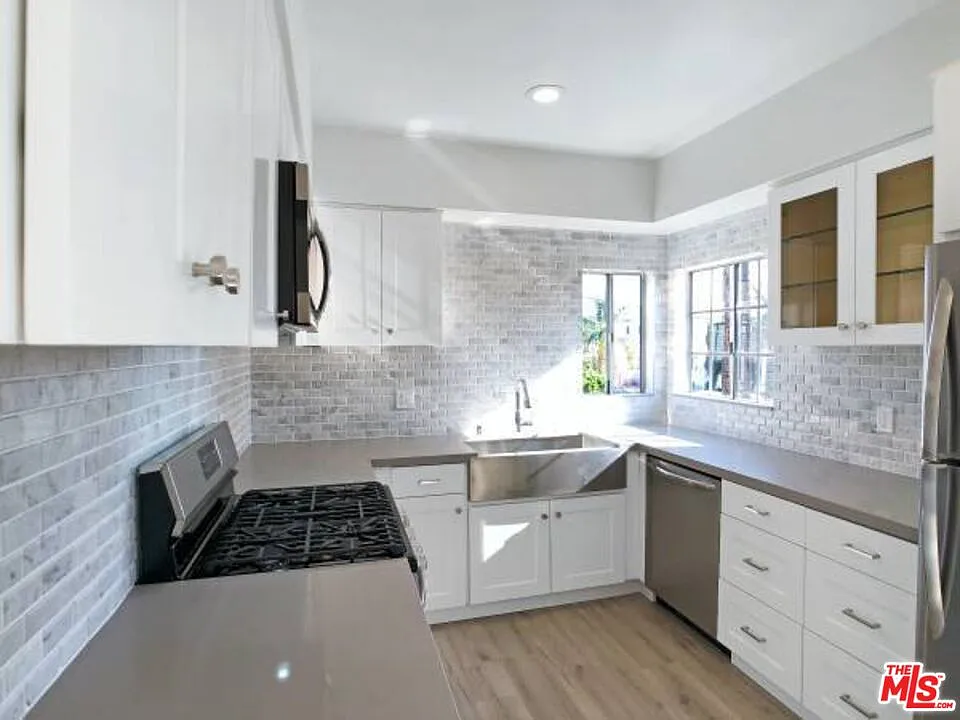 3 bed, 2.0 bath, 1150 sqft, $4,295 — Photo 1