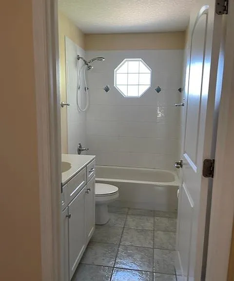 Upstairs Full Bath