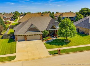6220 Sawgrass Dr, Bartlesville, OK 74006