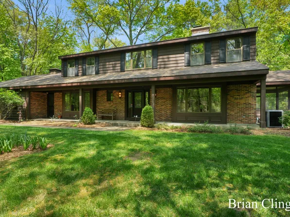501 Greentree Ln NE, Ada, MI 49301