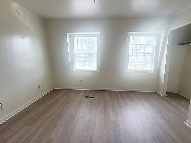 County View Apartments — Photo 16