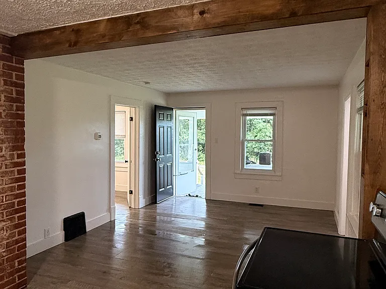 5041 Ravenna Ave SE — Photo 5