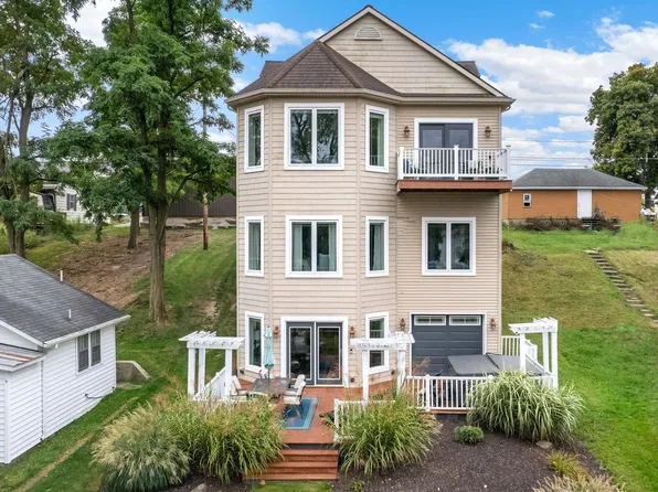 6788 E Harrold Pl, Churubusco, IN 46723