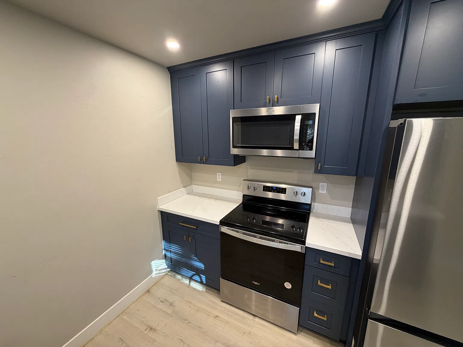 3 bed, 1000 sqft, $1,800 — Photo 4