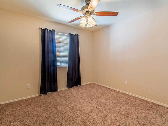 5th image of 3038 S Tangerine Ave