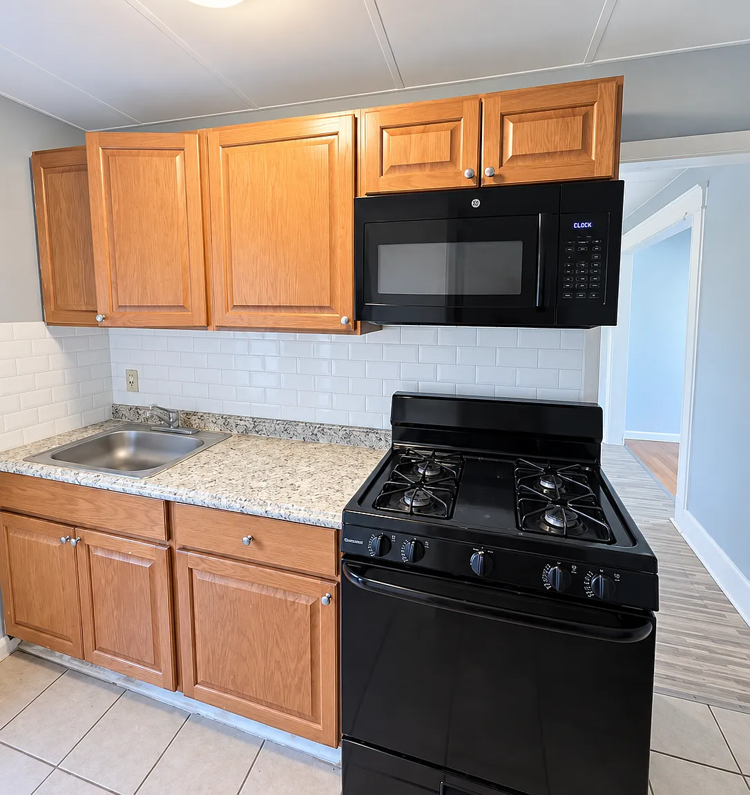3 bed, $2,475 — Photo 2