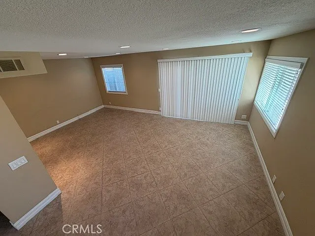 3 bed, 2.5 bath, 1750 sqft, $4,995 — Photo 3