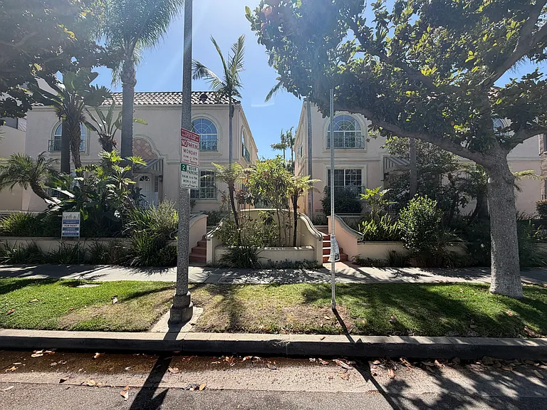 217 S Doheny Dr #5 — Photo 45