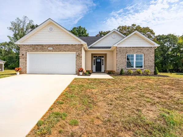 1220 Boonsboro Meadows Dr, Lynchburg, VA 24503