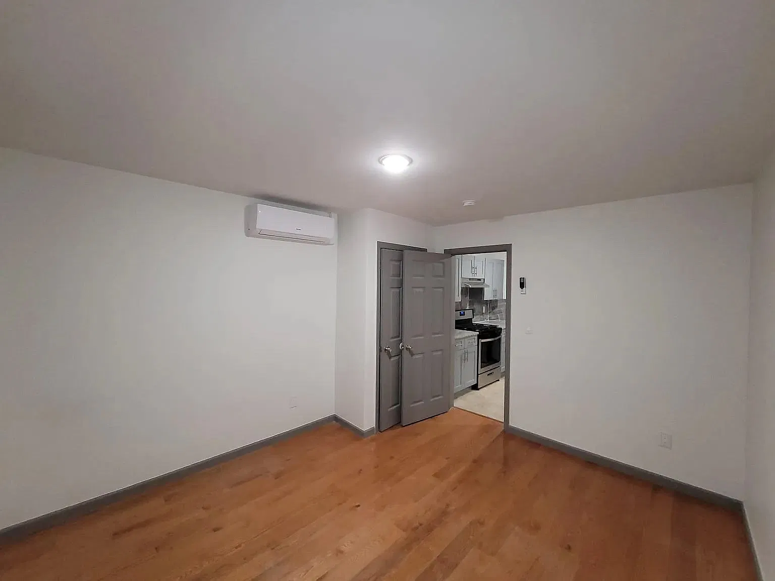 2 bed, 650 sqft, $1,950 — Photo 4