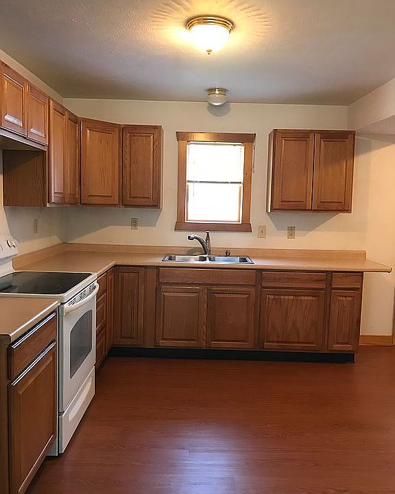 1st image of 127 Grahamville St