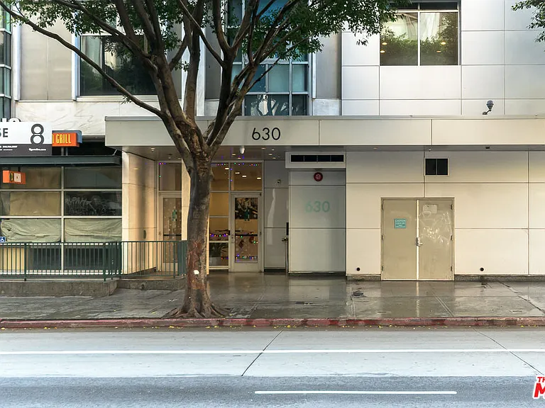 630 W 6th St #207 — Photo 3