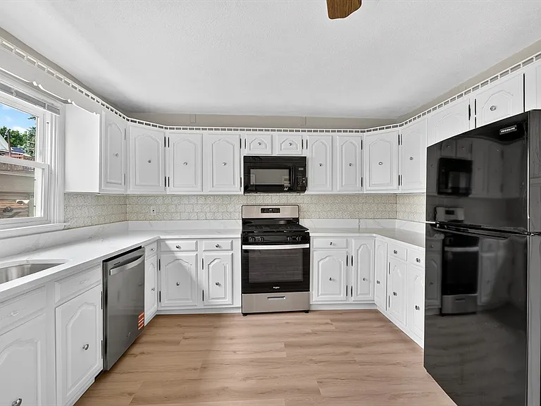 18 Otis St #1 — Photo 14
