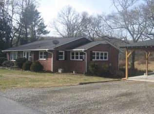 96 Fort Hembree St, Hayesville, NC 28904