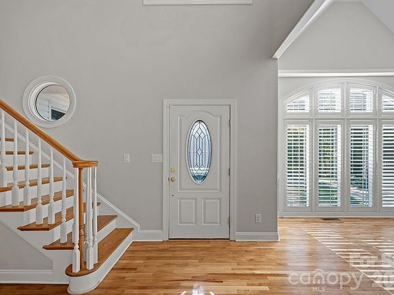 4th image of 3889 Granite St