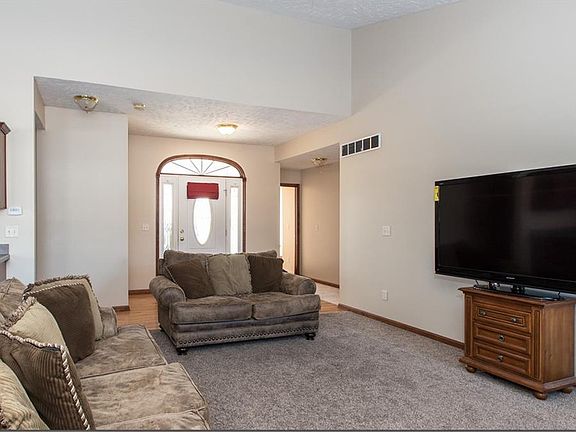 4th image of 3950 Woodworth Dr
