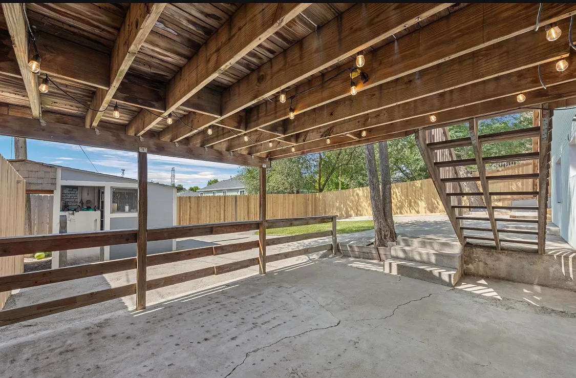 Building Photo - 6260 W Ohio Ave #B