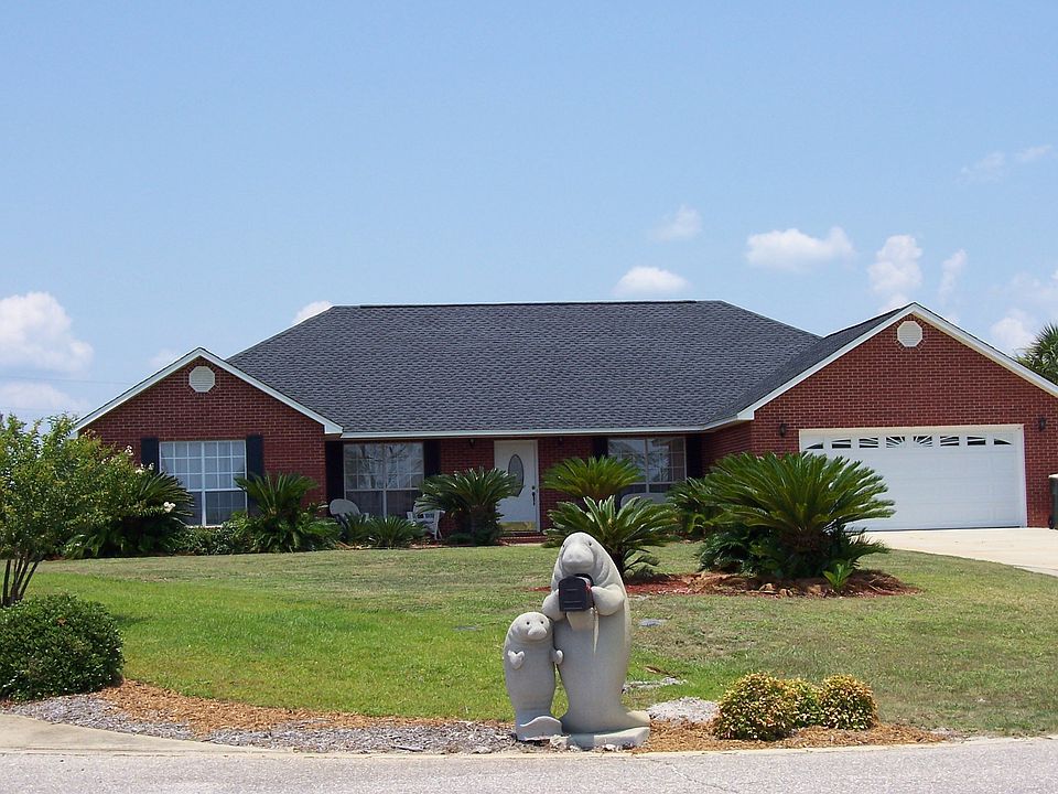Front view of home