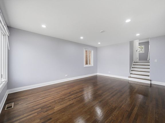 5th image of 8437 S King Dr