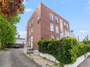 346 Roosevelt Ave, Pawtucket, RI 02860