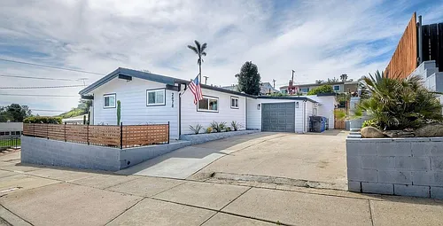 2078 Finch Ln Photo 1