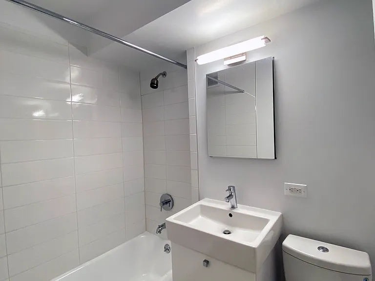 141 E 33rd St #2M — Photo 9