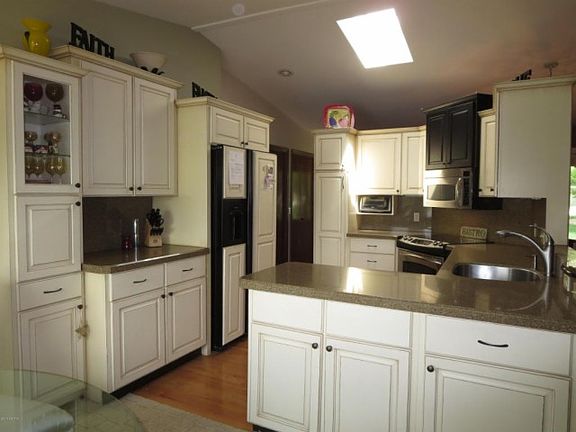 4th image of 2360 Holtman Dr NE