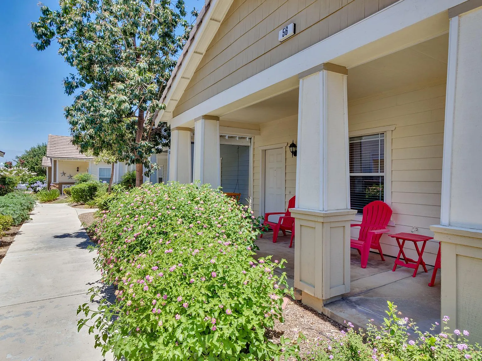 3 bed, 1212 sqft, $2,800 — Photo 3