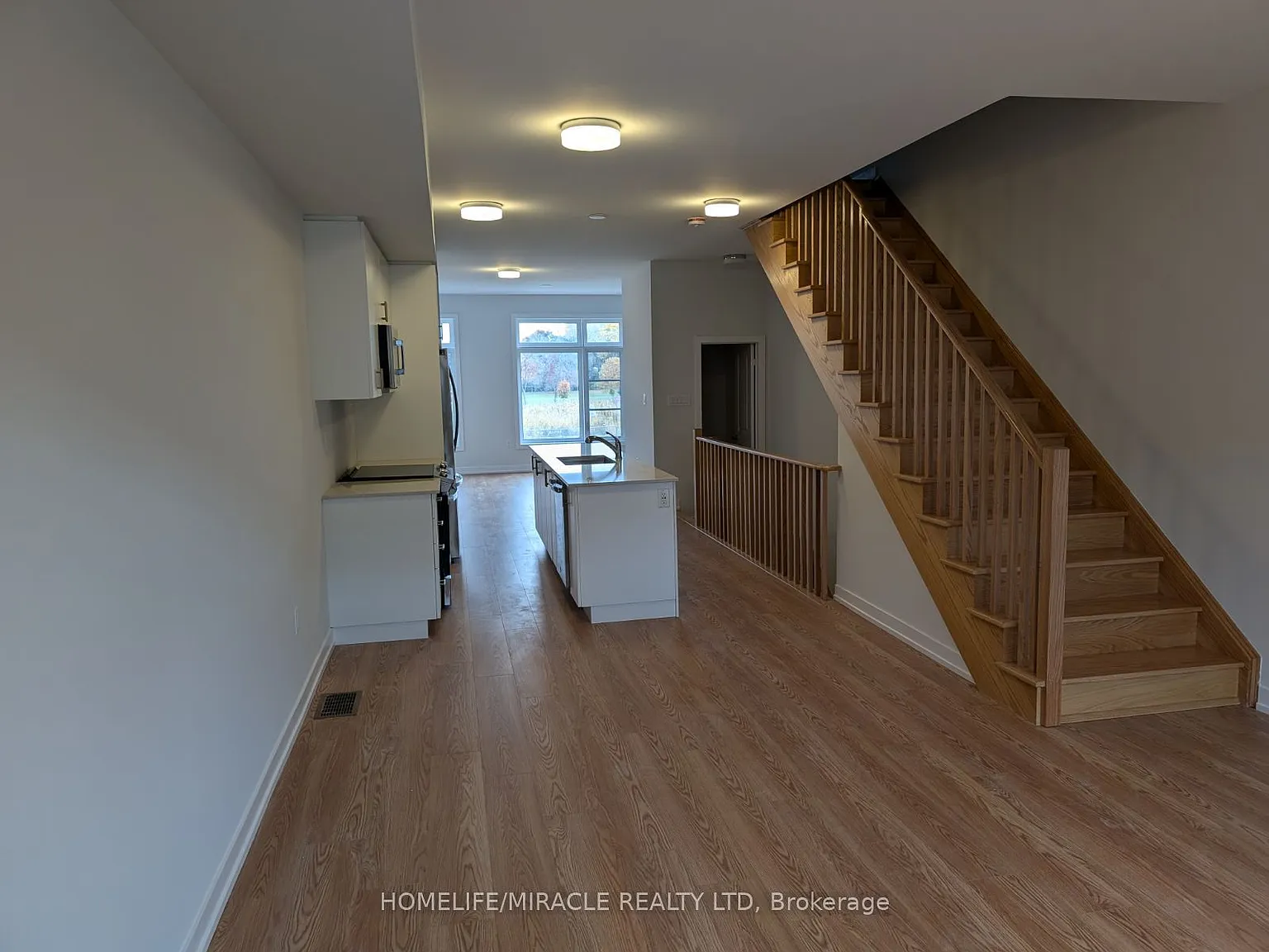 4 bed, $3,600 — Photo 1
