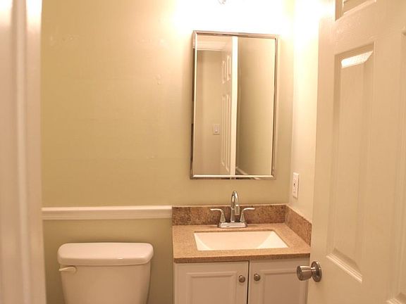 4th image of 2304 Buckingham Cir