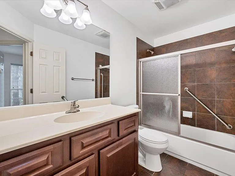 4600 Rivka Cv — Photo 21