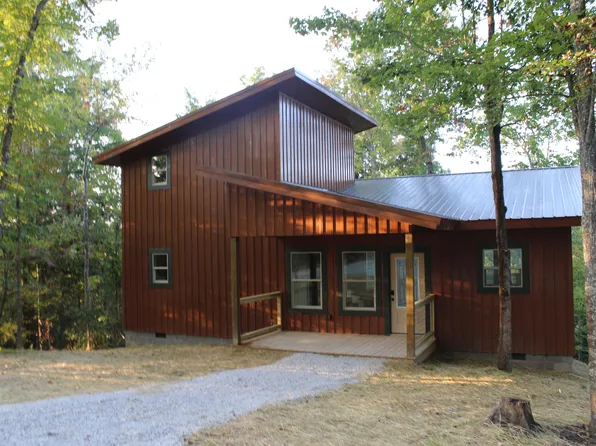 292 Beta Dr, Beattyville, KY 41311