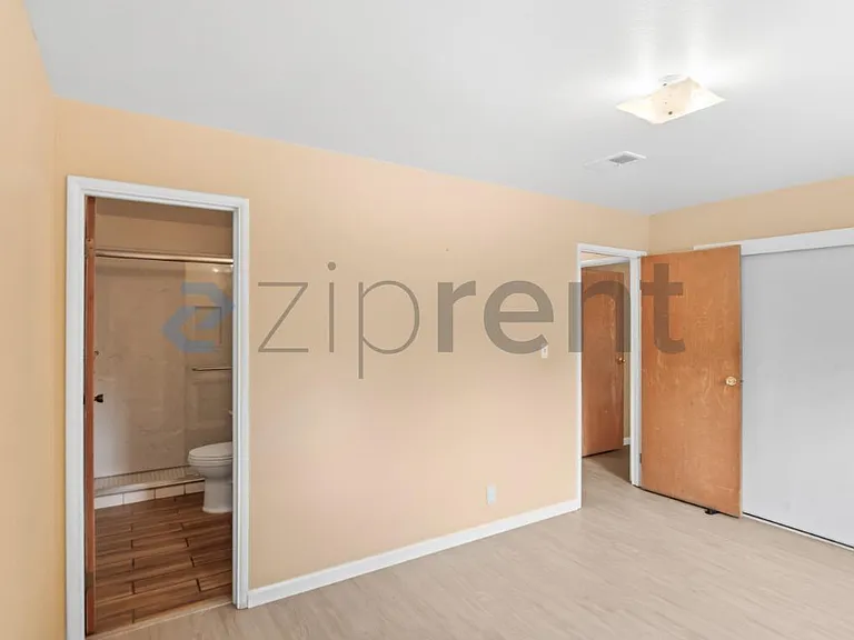 4842 Englewood Dr — Photo 17