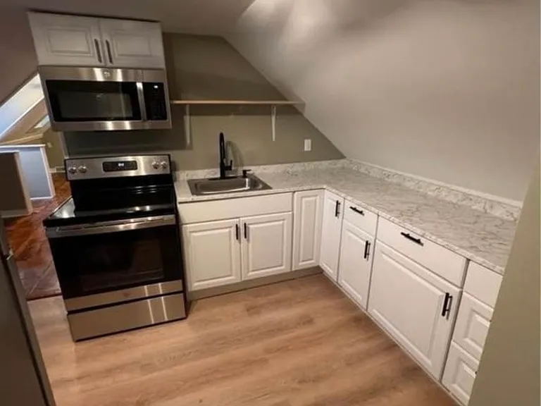 123 E Main St #4 — Photo 4