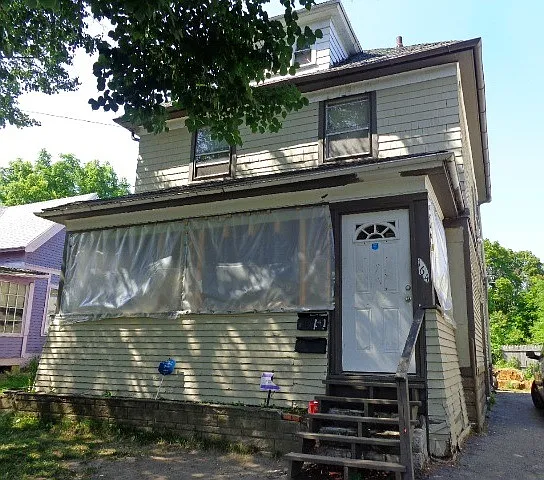 164 Otis St photo 1