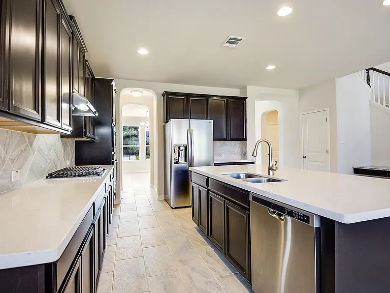 1818 Ayleth Ave — Photo 7