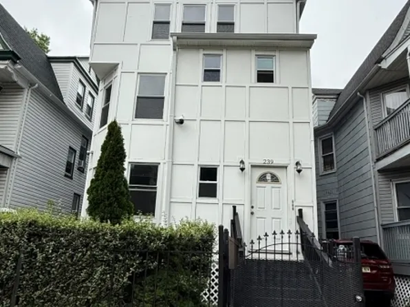 239 S Clinton St Floor 1, East Orange, NJ 07018