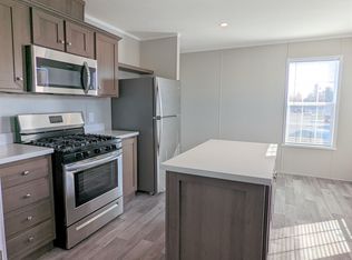 521 Washington St, Belleville, MI 48111