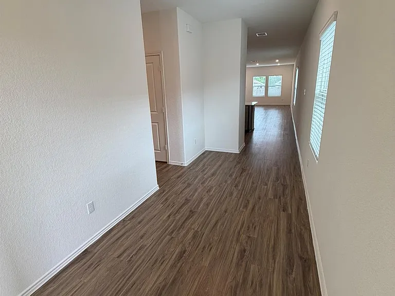 408 Buckners St — Photo 2